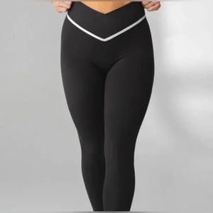Vitality Daydream Leggings in Midnight Contrast - Size M